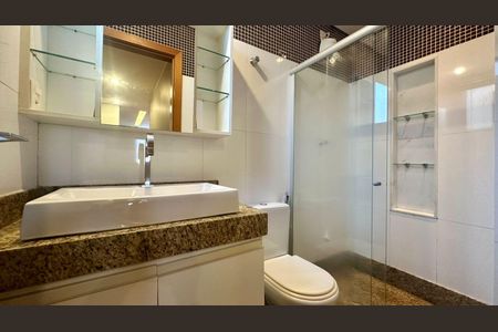 Apartamento para alugar com 210m², 4 quartos e 3 vagasBanheiro 