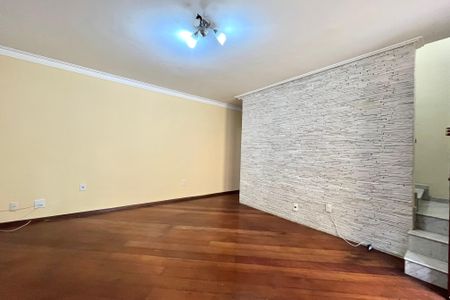 Sala de casa para alugar com 2 quartos, 170m² em Jardim Jabaquara, São Paulo