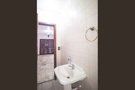 Casa à venda com 400m², 3 quartos e 2 vagas Casa à venda com 400m², 3 quartos e 2 vagasBanheiro