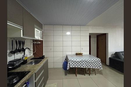 Casa à venda com 99m², 2 quartos e 3 vagas Casa à venda com 99m², 2 quartos e 3 vagasCozinha