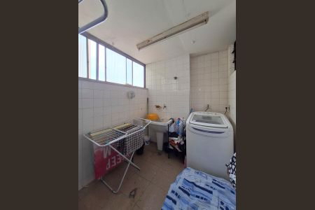 Apartamento à venda com 163m², 3 quartos e 1 vagaÁrea de Serviço