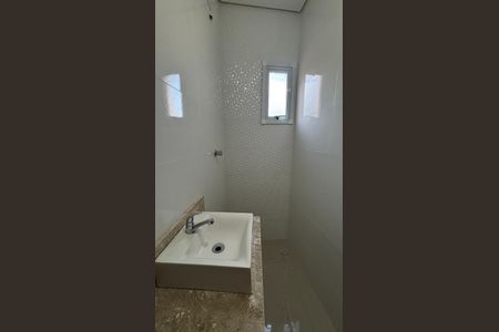 Apartamento para alugar com 90m², 3 quartos e 1 vaga Apartamento para alugar com 90m², 3 quartos e 1 vagaBanheiro da Suíte