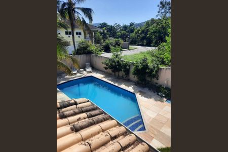 Casa à venda com 1400m², 4 quartos e 4 vagas Casa à venda com 1400m², 4 quartos e 4 vagasÁrea externa