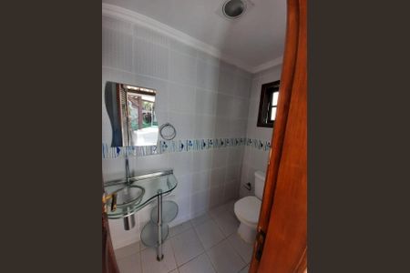 Casa à venda com 1400m², 4 quartos e 4 vagas Casa à venda com 1400m², 4 quartos e 4 vagasBanheiro