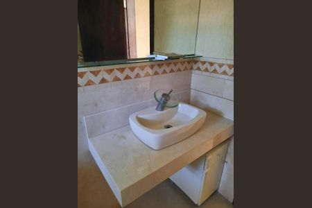 Casa à venda com 1400m², 4 quartos e 4 vagas Casa à venda com 1400m², 4 quartos e 4 vagasBanheiro