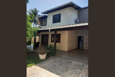 Casa à venda com 1400m², 4 quartos e 4 vagas Casa à venda com 1400m², 4 quartos e 4 vagasÁrea externa