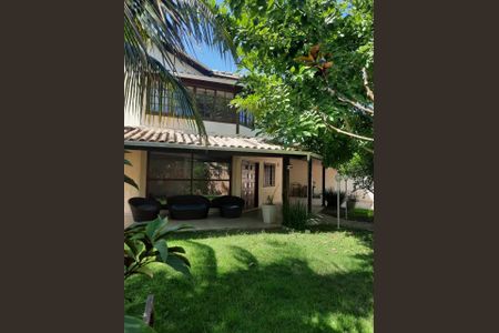 Casa à venda com 1400m², 4 quartos e 4 vagas Casa à venda com 1400m², 4 quartos e 4 vagasÁrea externa