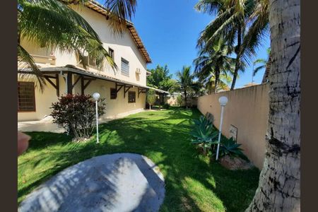 Casa à venda com 1400m², 4 quartos e 4 vagas Casa à venda com 1400m², 4 quartos e 4 vagasÁrea externa