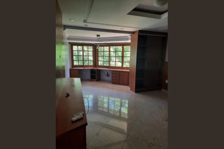 Casa à venda com 1400m², 4 quartos e 4 vagas Casa à venda com 1400m², 4 quartos e 4 vagasQuarto