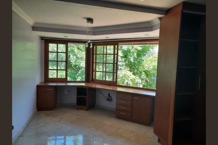 Casa à venda com 1400m², 4 quartos e 4 vagas Casa à venda com 1400m², 4 quartos e 4 vagasQuarto