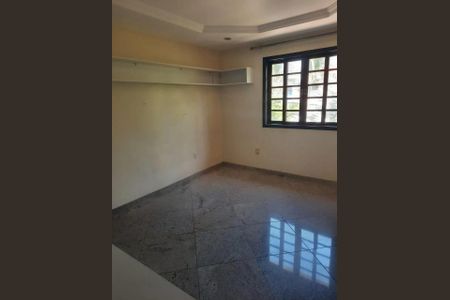 Casa à venda com 1400m², 4 quartos e 4 vagas Casa à venda com 1400m², 4 quartos e 4 vagasQuarto