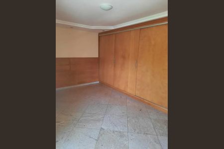 Casa à venda com 1400m², 4 quartos e 4 vagas Casa à venda com 1400m², 4 quartos e 4 vagasQuarto