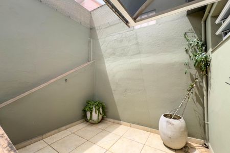 Casa de condomínio para alugar com 50m², 1 quarto e sem vaga Casa de condomínio para alugar com 50m², 1 quarto e sem vagaVaranda