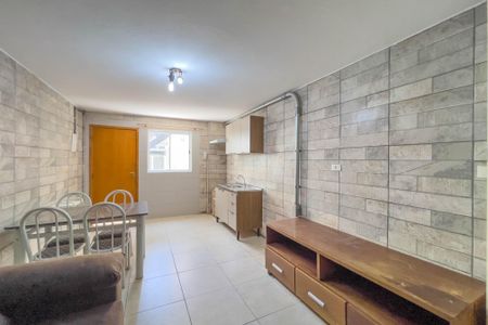 Casa de condomínio para alugar com 50m², 1 quarto e sem vaga Casa de condomínio para alugar com 50m², 1 quarto e sem vagaSala e cozinha