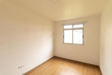 Quarto 1 de apartamento para alugar com 2 quartos, 46m² em Fazendinha, Curitiba