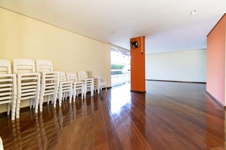 Apartamento para alugar com 124m², 3 quartos e 1 vaga Apartamento para alugar com 124m², 3 quartos e 1 vagaÁrea comum - Salão de festas