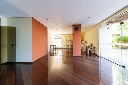 Apartamento para alugar com 124m², 3 quartos e 1 vaga Apartamento para alugar com 124m², 3 quartos e 1 vagaÁrea comum - Salão de festas