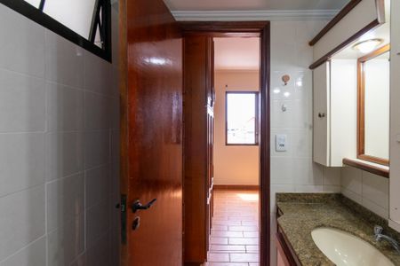 Apartamento para alugar com 124m², 3 quartos e 1 vaga Apartamento para alugar com 124m², 3 quartos e 1 vagaBanheiro da Suíte