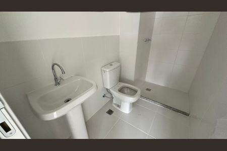 Apartamento à venda com 83m², 2 quartos e 1 vaga Apartamento à venda com 83m², 2 quartos e 1 vagaBanheiro quarto 2