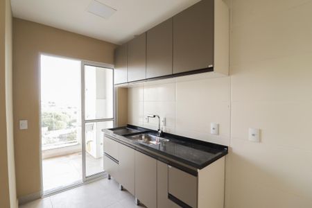 Sala/Cozinha e Área de Serviço de apartamento para alugar com 2 quartos, 53m² em Santana, São Paulo