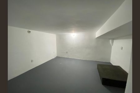 Casa à venda com 150m², 5 quartos e 2 vagas Casa à venda com 150m², 5 quartos e 2 vagasEscritório