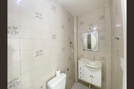 Casa à venda com 150m², 5 quartos e 2 vagas Casa à venda com 150m², 5 quartos e 2 vagasBanheiro