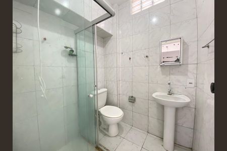 Casa à venda com 150m², 5 quartos e 2 vagas Casa à venda com 150m², 5 quartos e 2 vagasCasa 2 / banheiro