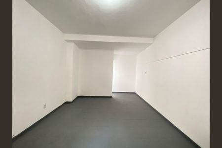 Casa à venda com 150m², 5 quartos e 2 vagas Casa à venda com 150m², 5 quartos e 2 vagasCasa 2 / Sala