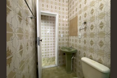 Casa à venda com 150m², 5 quartos e 2 vagas Casa à venda com 150m², 5 quartos e 2 vagasBanheiro 2