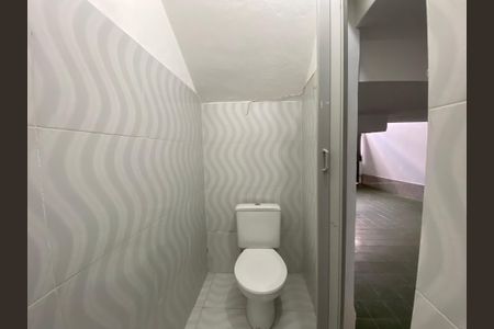 Casa à venda com 150m², 5 quartos e 2 vagas Casa à venda com 150m², 5 quartos e 2 vagasLavabo