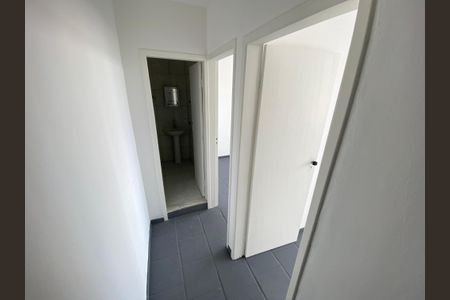 Casa à venda com 150m², 5 quartos e 2 vagas Casa à venda com 150m², 5 quartos e 2 vagasCorredor
