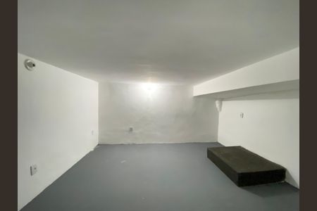 Casa à venda com 150m², 5 quartos e 2 vagas Casa à venda com 150m², 5 quartos e 2 vagasEscritório