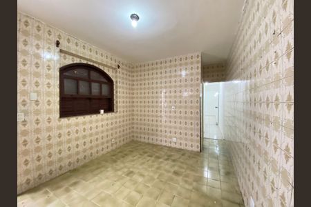 Casa à venda com 150m², 5 quartos e 2 vagas Casa à venda com 150m², 5 quartos e 2 vagasCozinha