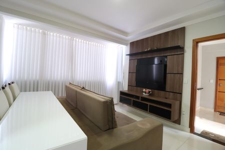 Sala de apartamento para alugar com 2 quartos, 60m² em Jardim Botânico, Uberlândia