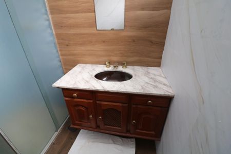 Casa à venda com 247m², 3 quartos e 2 vagasBanheiro