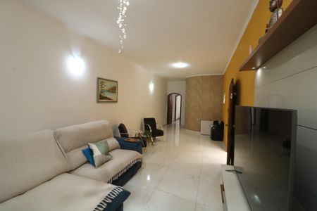 Sala de casa para alugar com 3 quartos, 247m² em Vila Santa Clara, São Paulo