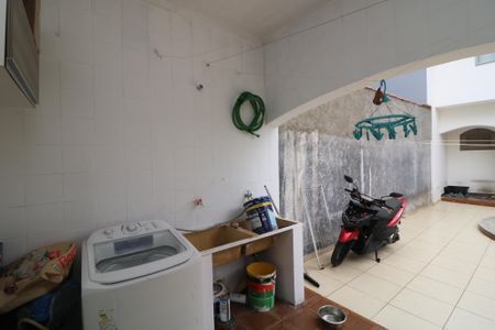 Casa à venda com 247m², 3 quartos e 2 vagasÁrea de Serviço