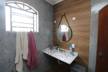 Casa à venda com 247m², 3 quartos e 2 vagasBanheiro da Suíte 2