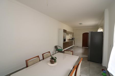 Casa à venda com 247m², 3 quartos e 2 vagasCozinha