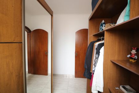 Casa à venda com 247m², 3 quartos e 2 vagasCloset