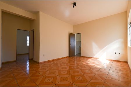 Sala de casa para alugar com 3 quartos, 300m² em Penha, Belo Horizonte