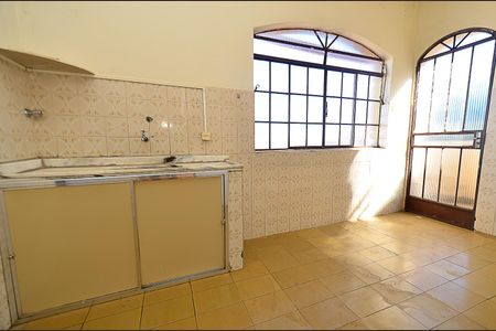 Casa para alugar com 300m², 3 quartos e 1 vagaCozinha