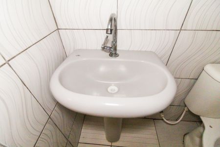 Casa para alugar com 70m², 1 quarto e sem vaga Casa para alugar com 70m², 1 quarto e sem vagaBanheiro