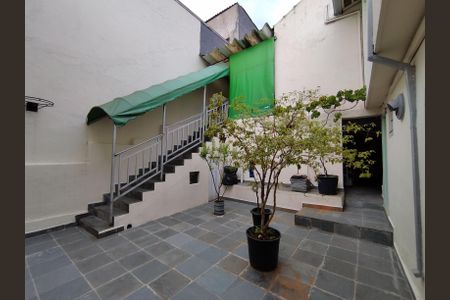 Casa à venda com 200m², 4 quartos e 3 vagas Casa à venda com 200m², 4 quartos e 3 vagasQuintal