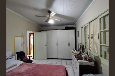 Casa à venda com 200m², 4 quartos e 3 vagas Casa à venda com 200m², 4 quartos e 3 vagasQuarto 1