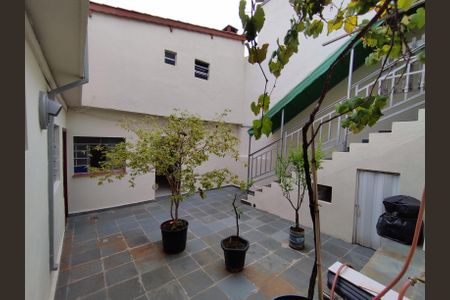 Casa à venda com 200m², 4 quartos e 3 vagas Casa à venda com 200m², 4 quartos e 3 vagasQuintal