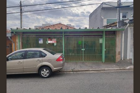 Casa à venda com 200m², 4 quartos e 3 vagas Casa à venda com 200m², 4 quartos e 3 vagasFachada