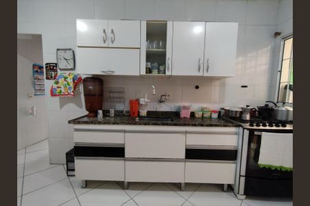 Casa à venda com 200m², 4 quartos e 3 vagas Casa à venda com 200m², 4 quartos e 3 vagasCozinha - Armários