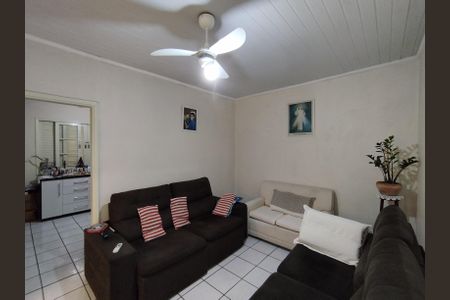 Casa à venda com 200m², 4 quartos e 3 vagas Casa à venda com 200m², 4 quartos e 3 vagasSala