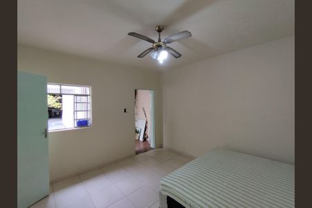 Casa à venda com 200m², 4 quartos e 3 vagas Casa à venda com 200m², 4 quartos e 3 vagasQuarto